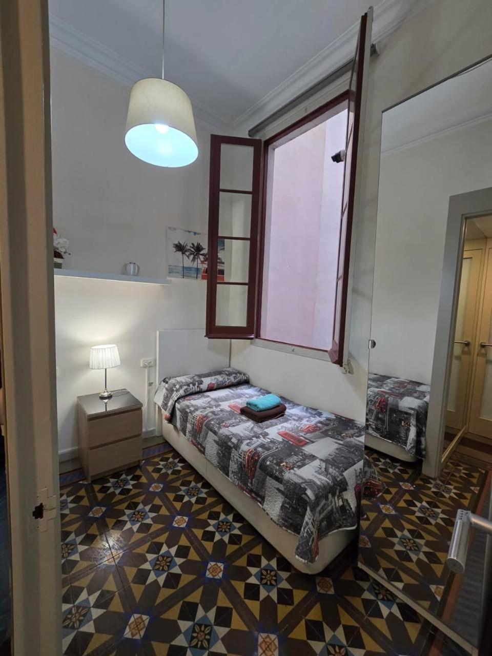 Rooms Rumila Βαρκελώνη Εξωτερικό φωτογραφία